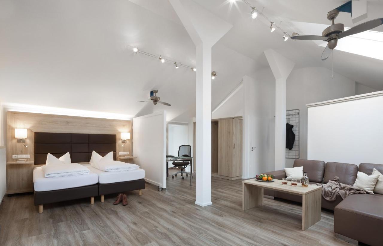 Wirtshaus & Hotel Goldener Greif Edelsfeld Εξωτερικό φωτογραφία