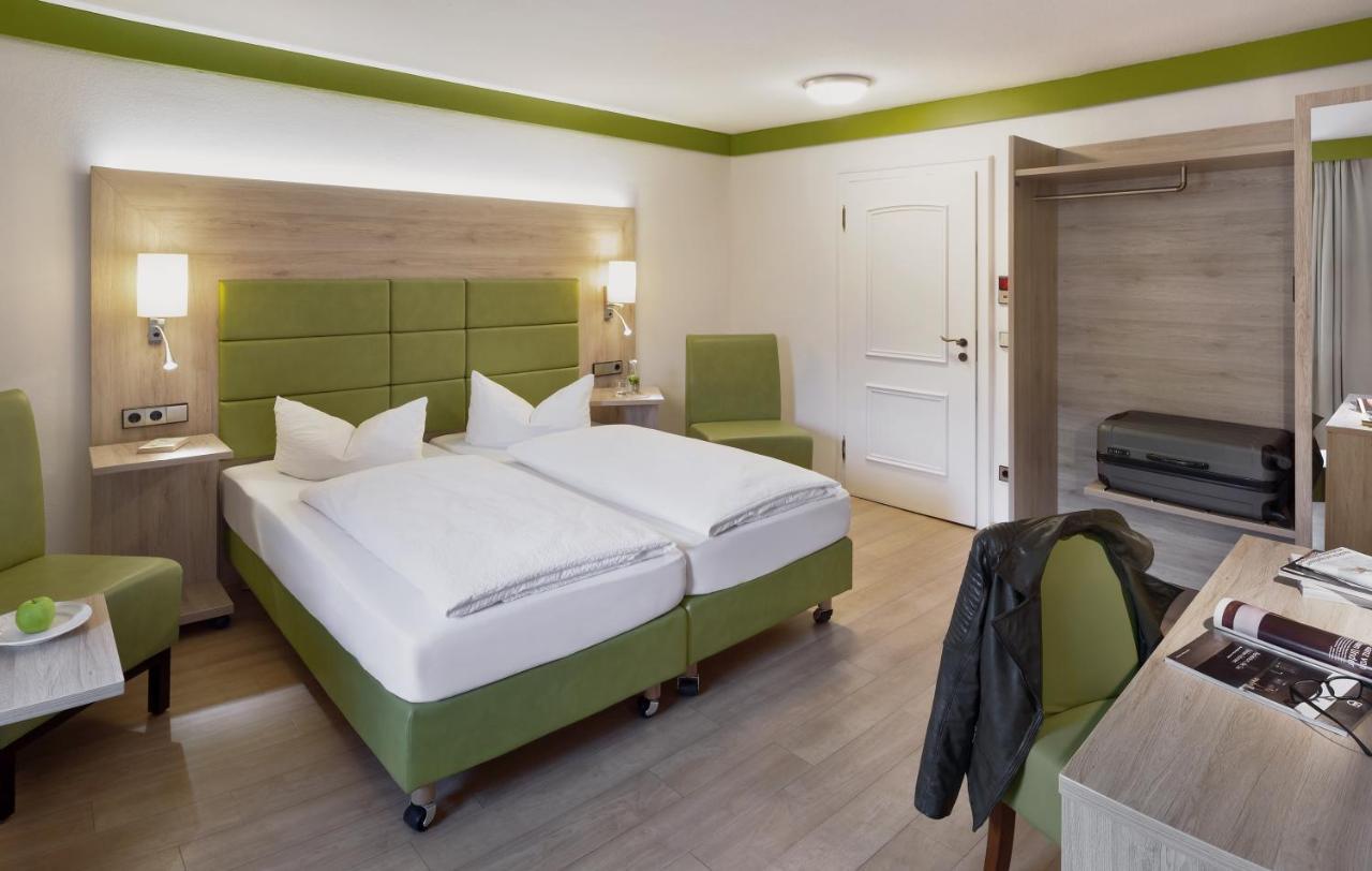 Wirtshaus & Hotel Goldener Greif Edelsfeld Εξωτερικό φωτογραφία