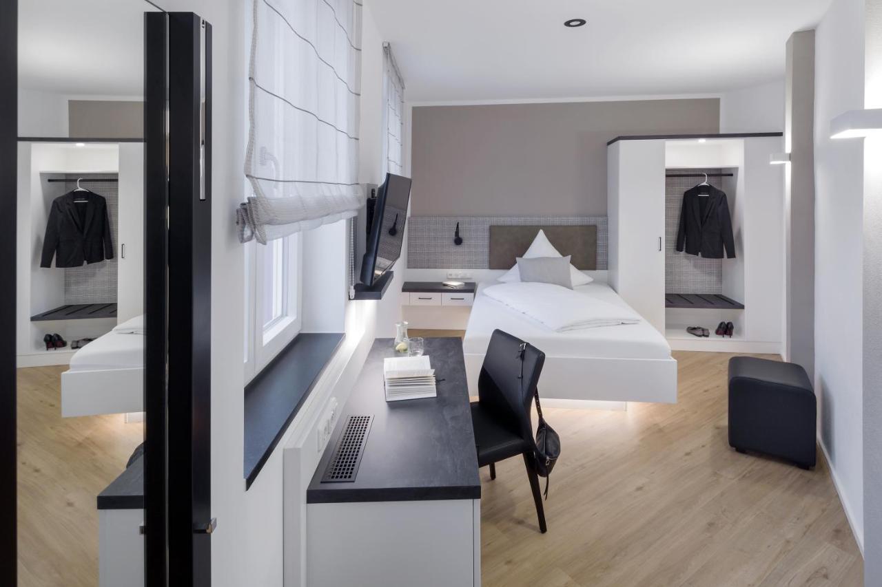 Wirtshaus & Hotel Goldener Greif Edelsfeld Εξωτερικό φωτογραφία