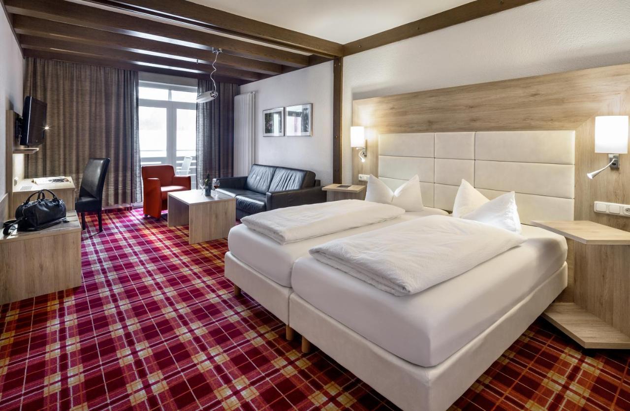 Wirtshaus & Hotel Goldener Greif Edelsfeld Εξωτερικό φωτογραφία