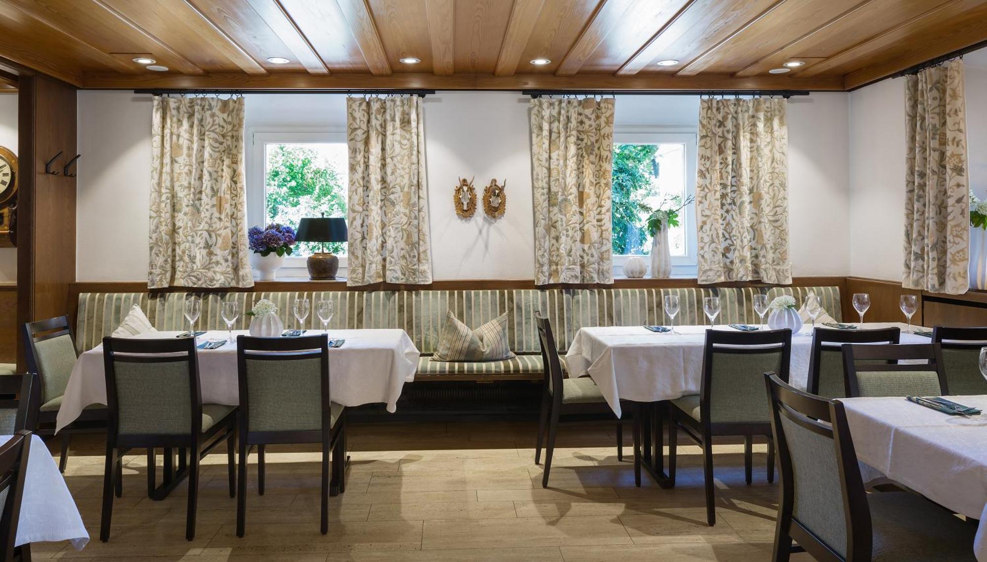 Wirtshaus & Hotel Goldener Greif Edelsfeld Εξωτερικό φωτογραφία