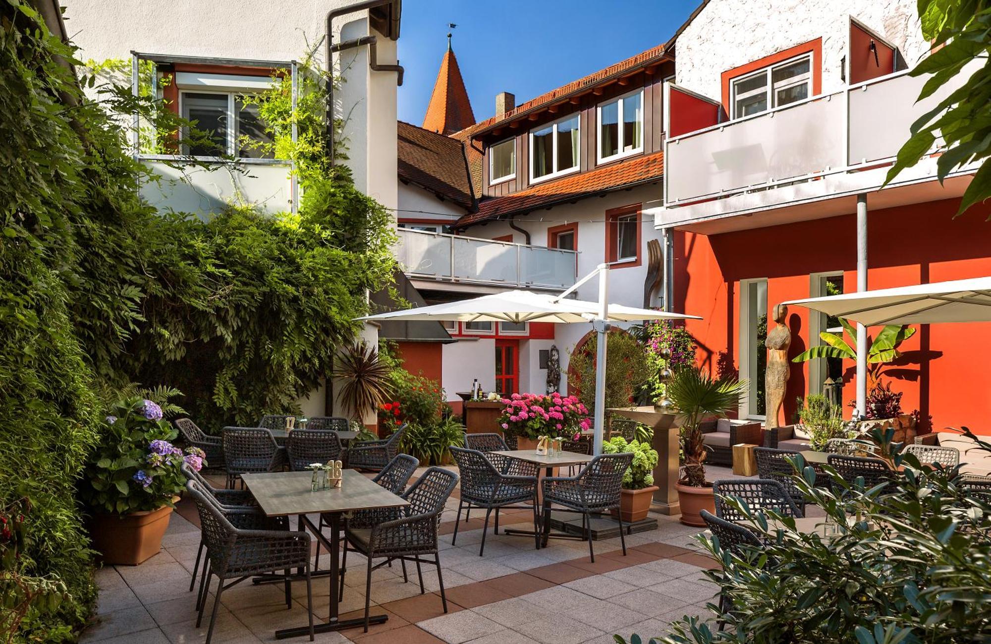 Wirtshaus & Hotel Goldener Greif Edelsfeld Εξωτερικό φωτογραφία