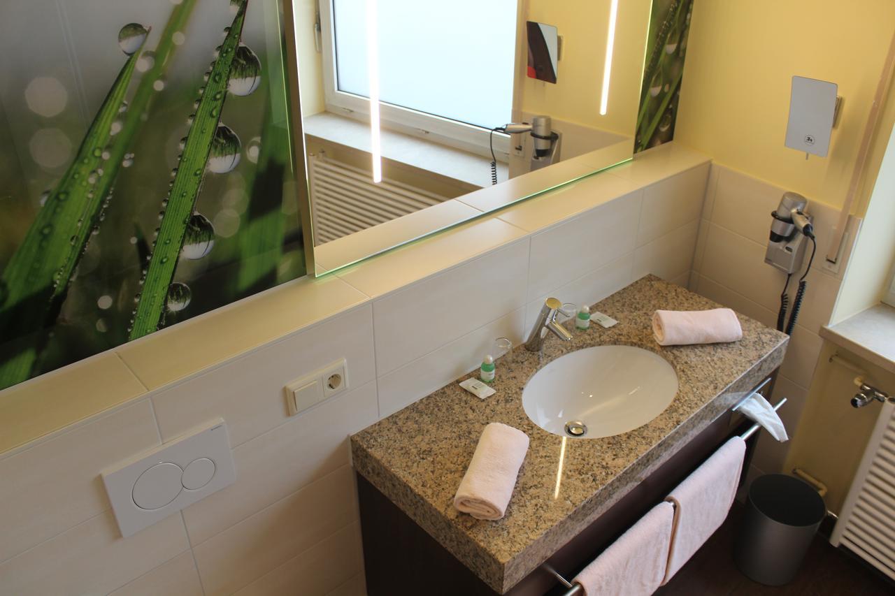 Wirtshaus & Hotel Goldener Greif Edelsfeld Εξωτερικό φωτογραφία